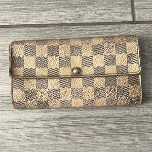 Authentic Louis Vuitton Sarah Damier Azure Wallet